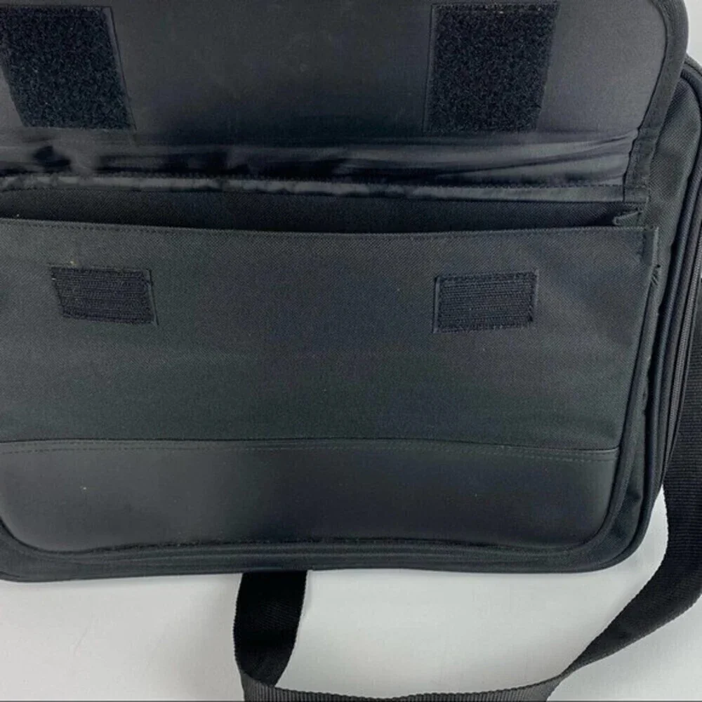 Int Laptop Bag with Shoulder Strap Black 15.6